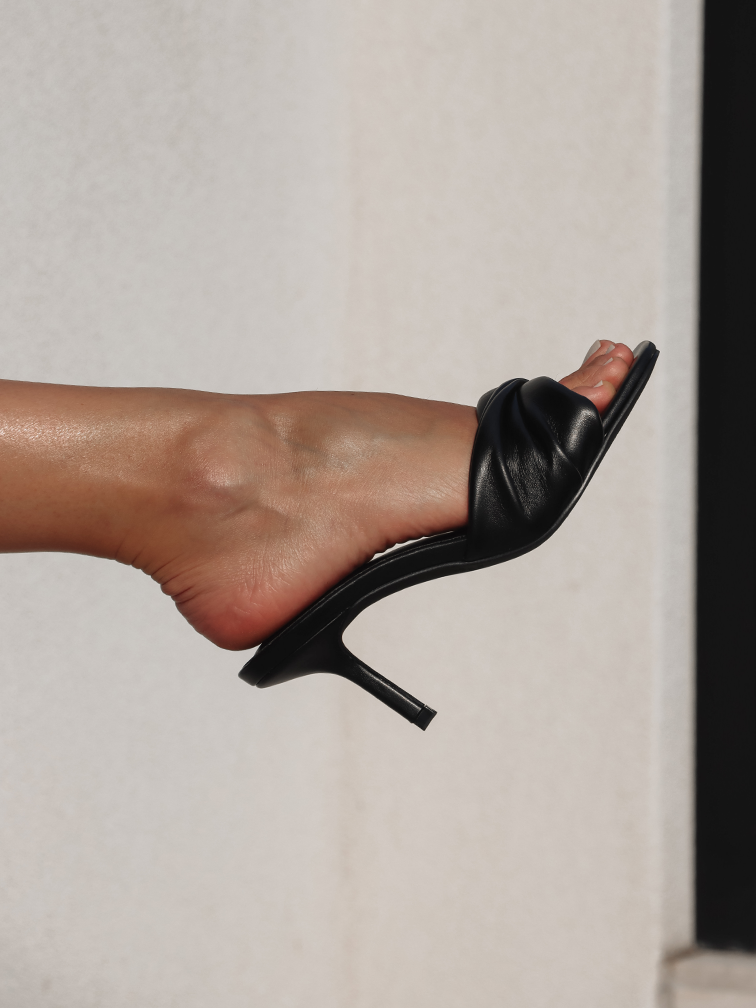 RAYA Black Heels Black Kitten Heels Mid Heels – COVET SHOES