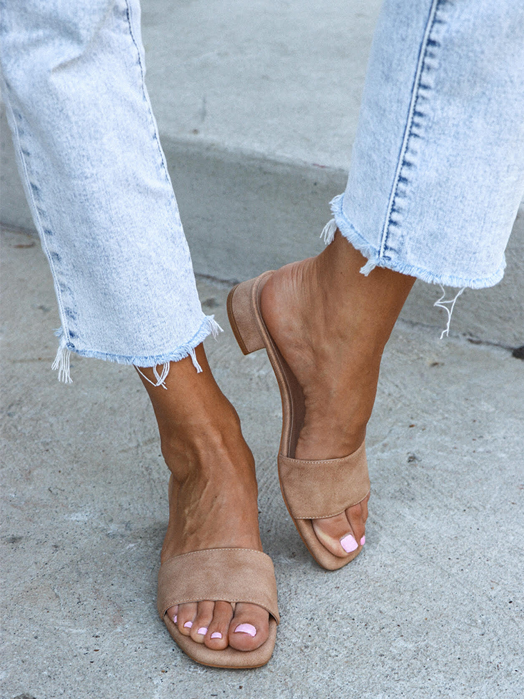 Tan block outlet heel mules